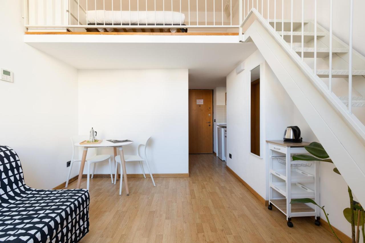 Guesthost - Central Studio Apts Milano-Corso Magenta — Photos 1
